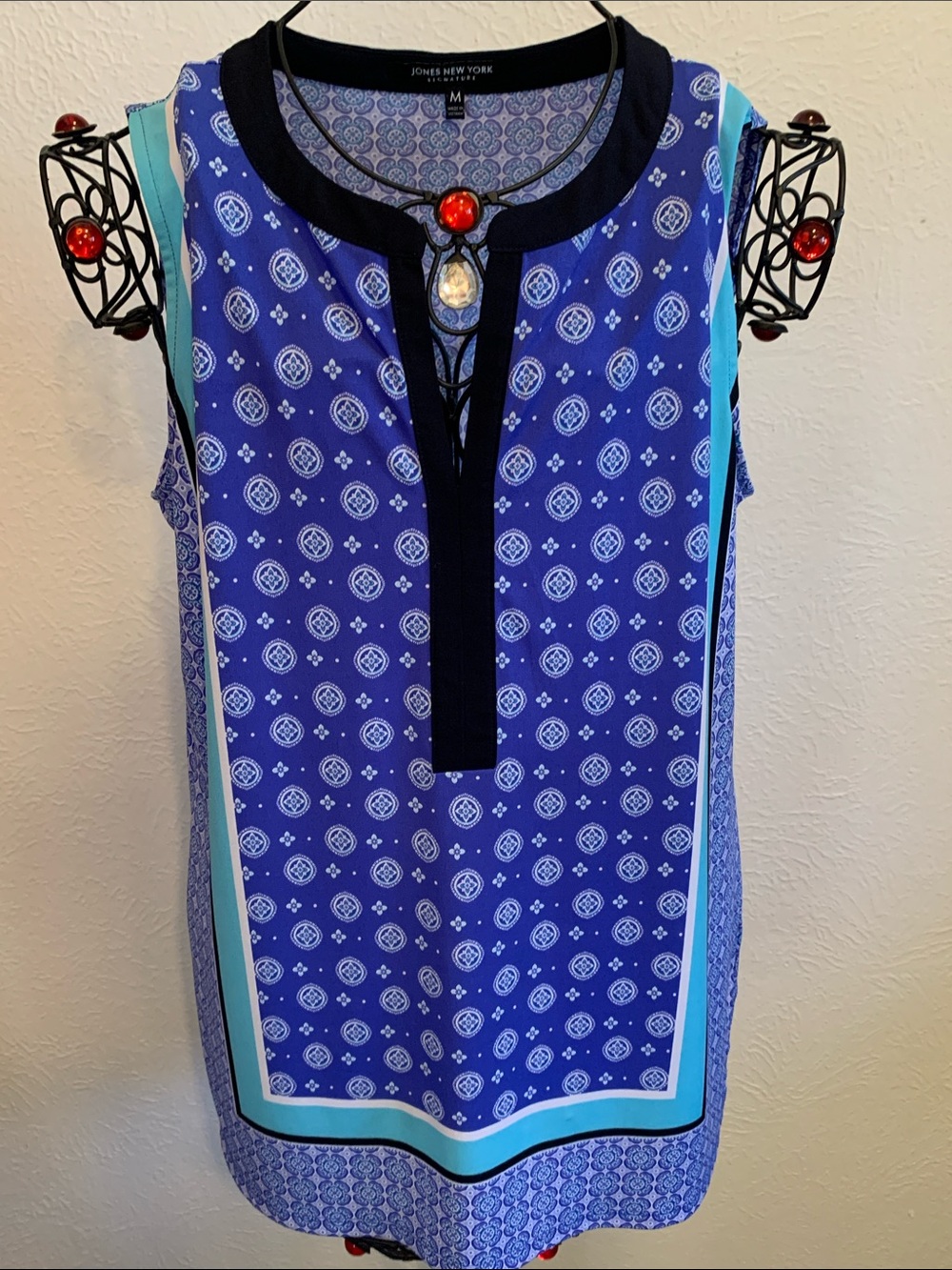 🎽🎽🎽3 for 12$🎽🎽🎽Jones New York Blue and Aqua Patterned Sleeveless Tunic-Med